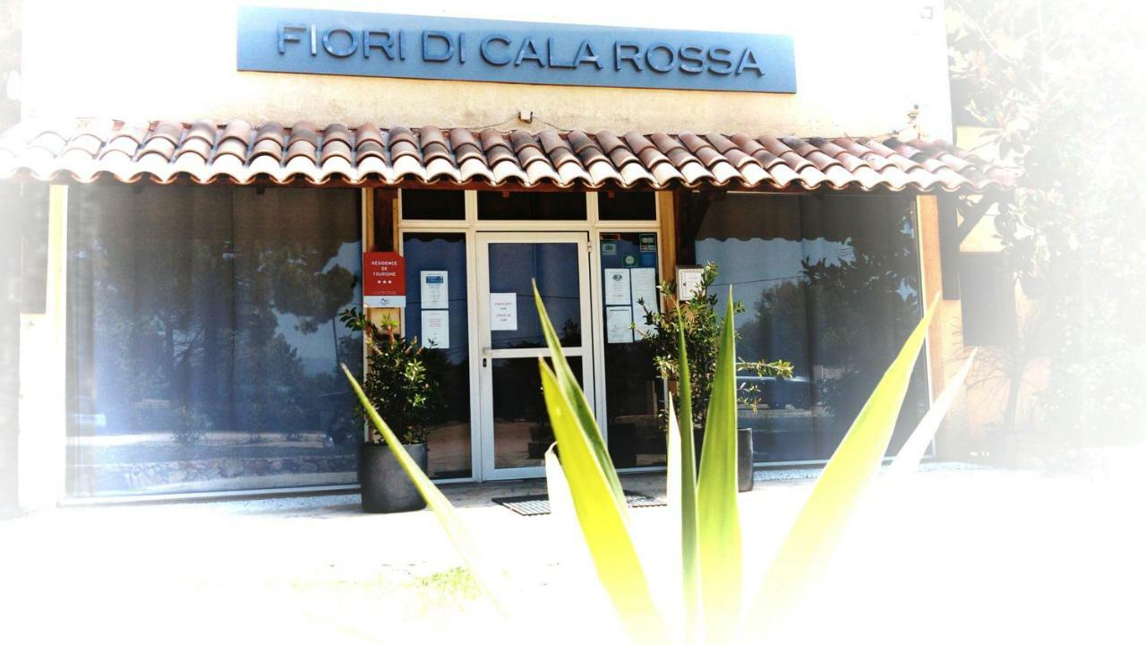 Résidence Fiori Di Cala Rossa Lecci Exterior foto